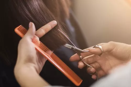 トレンド感溢れるヘアスタイルであなたの個性を引き出します